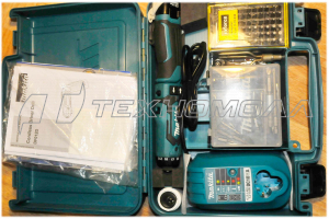 Аккумуляторная отвертка Makita DF012DSE