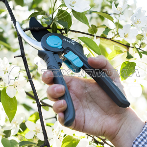 Секатор плоскостной Plantic Light L64