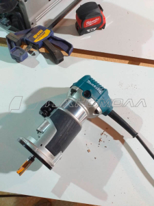Фрезер кромочный Makita RT 0700C 710 Вт