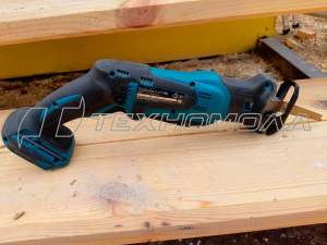 Сабельная пила Makita DJR185Z