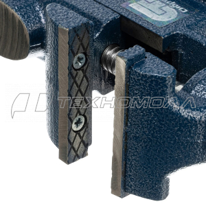 Тиски слесарные, настольные, поворотные, ширина рабочих губок 65мм, наковальня Сибртех