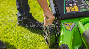 Аккумуляторная газонокосилка Greenworks GD40LM46HP