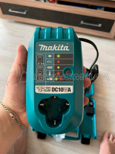 Аккумуляторная отвертка Makita DF012DSE
